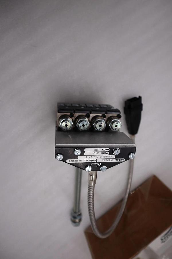 Used NEW Original Nordson 1057404 Gun SolidBlue S-4-LP-T 240 VOLTS 310 WATTS #H726A