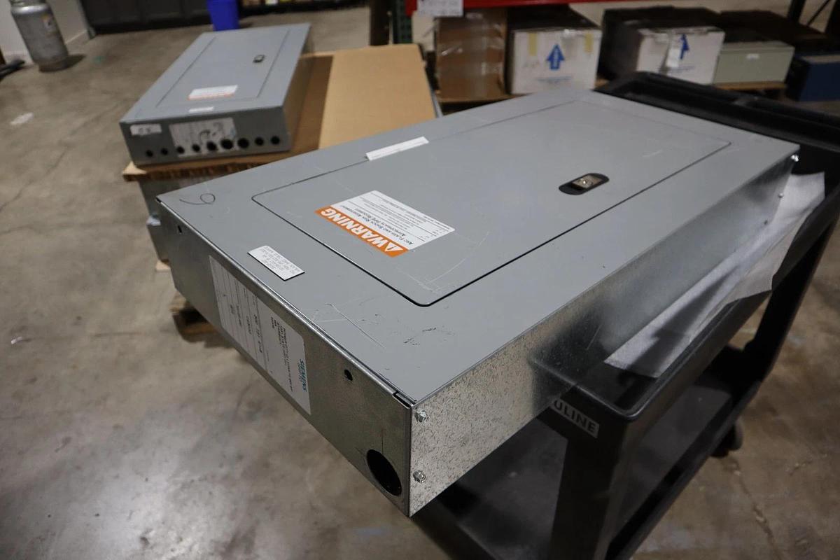 Used SIEMENS P1 250A 208Y/120V P1C30BL100ATST MAIN BEAKER STOCK HS47