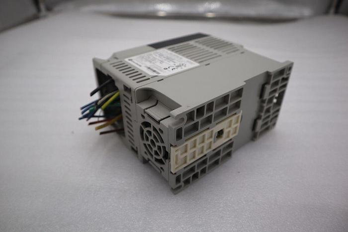 Used ALLEN BRADLEY 22A-D4P0N104 POWERFLEX 4 1.5kW/2.0HP SER A STOCK 5757