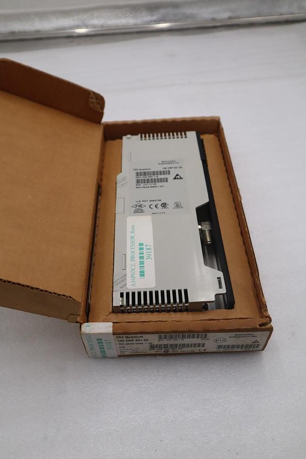 Used SCHNEIDER AUTOMATION 140CRP93100 TSX QUANTUM RIO HEAD NEW UNIT STOCK G308A