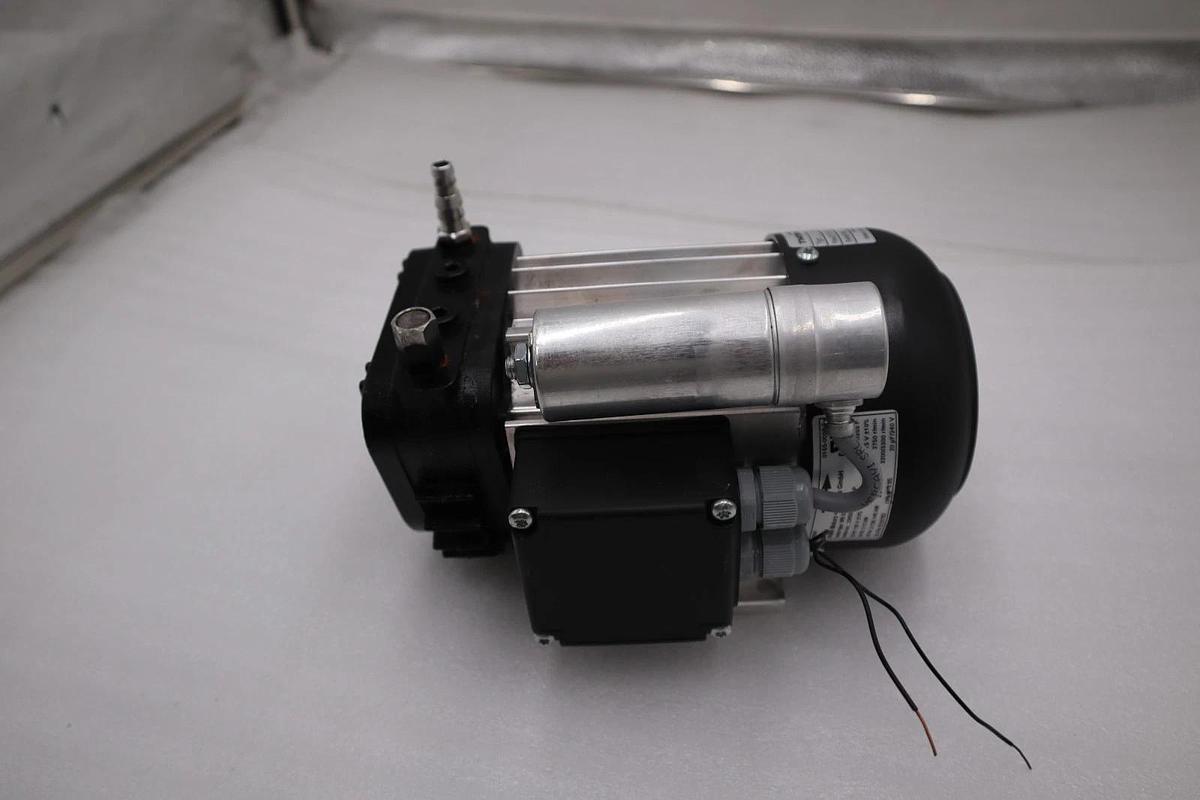 Used NEW THOMAS VTE 3 ART NO 25130111 / SER 30245024 VACUUM PUMP STOCK H1580