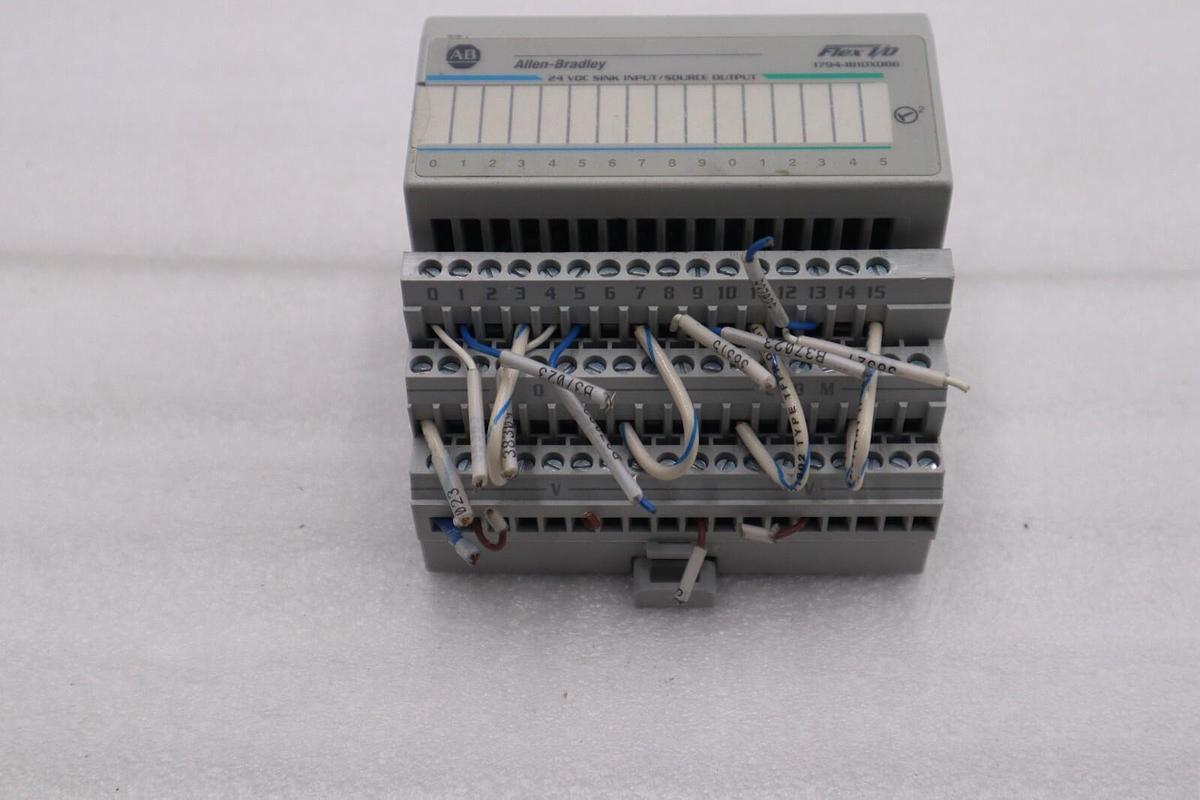 Used ALLEN BRADLEY 1794-IB10X0B6 24 VDC SINK INPUT/SOURCE OUTPUT STOCK #L-419
