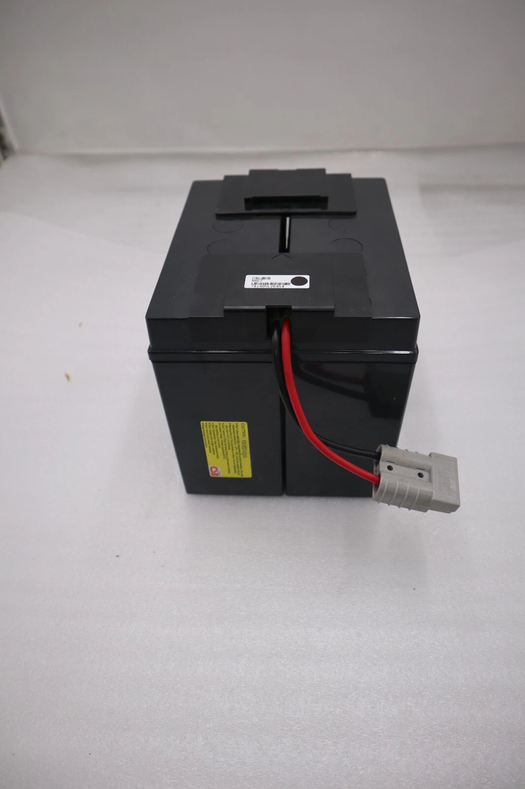 Used NEW SCHNEIDER ELECTRIC APC RBC7 NON-SPILLABLE BATTERY 17AH 12 VAC STOCK H68