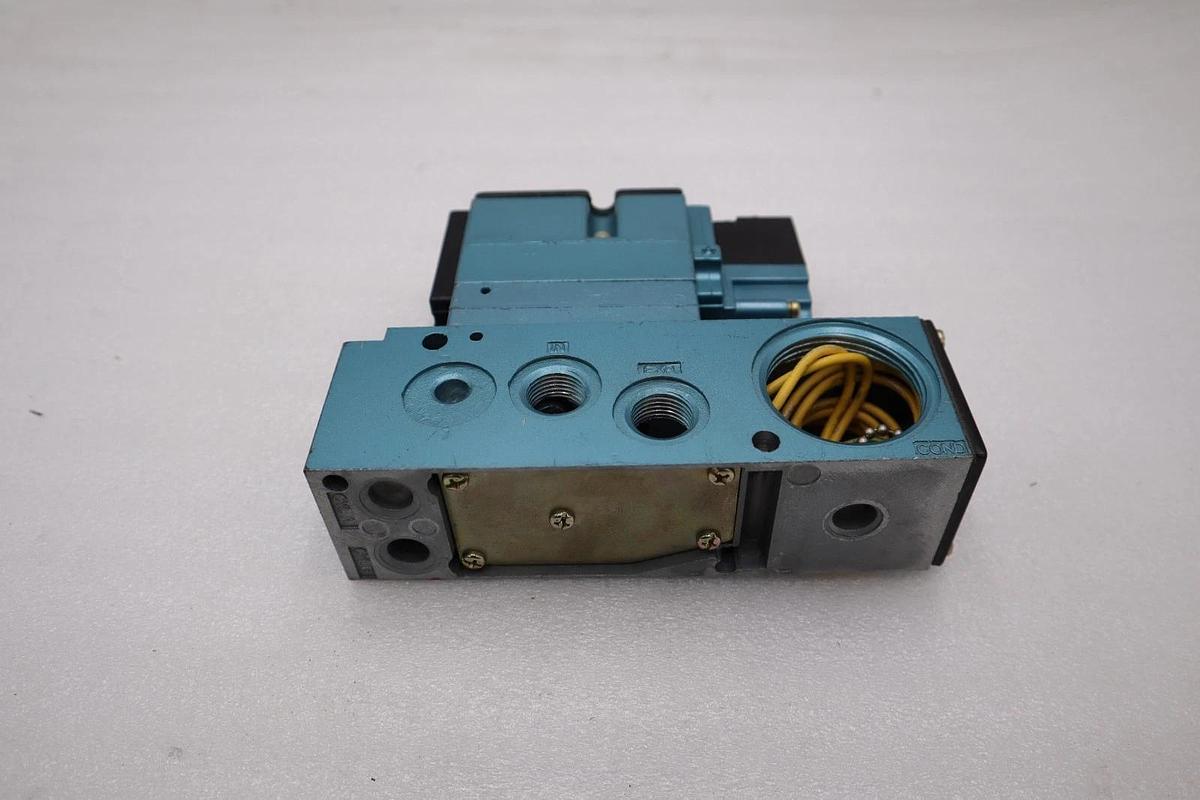 Used MAC VALVES 82A-AA-BAA-TM-DAAP-4DA SOLENOID VALVE STOCK H1460