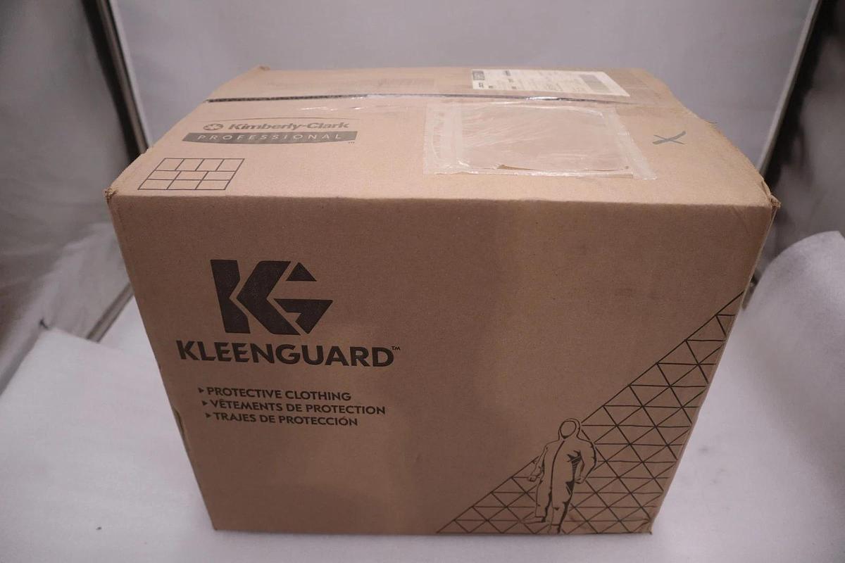 Used Kleenguard Hooded Disp Coveralls Blue 3XL PK20 - STOCK GF806