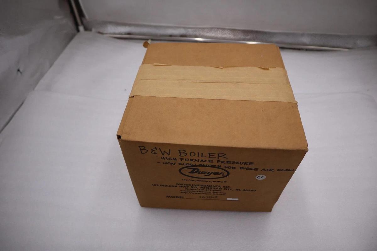Used DWYER 1638-2 / 16382 (BRAND NEW) STOCK GF-150