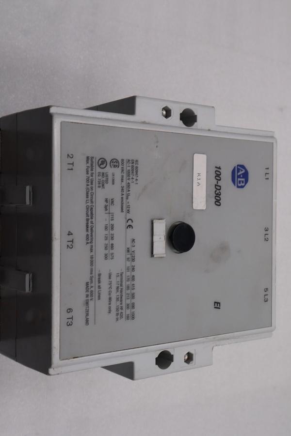 Used ALLEN-BRADLEY 100-D300 CONTACTOR 600 VAC MAX STOCK L-715