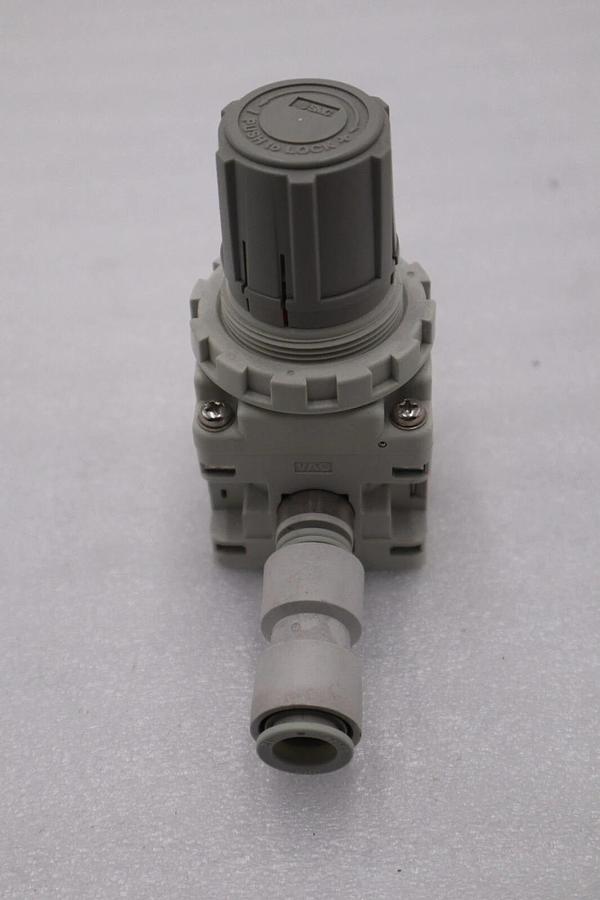 NEW OPEN BOX SMC IRV20-C10 Vacuum Regulator STOCK L-531-C