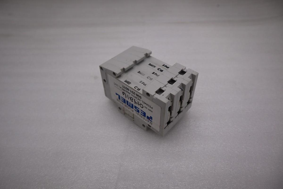 Used SIEMENS 5SX23 C32 CIRCUIT BREAKER 3POLE 400V 5SX2 480VAC STK H1390A