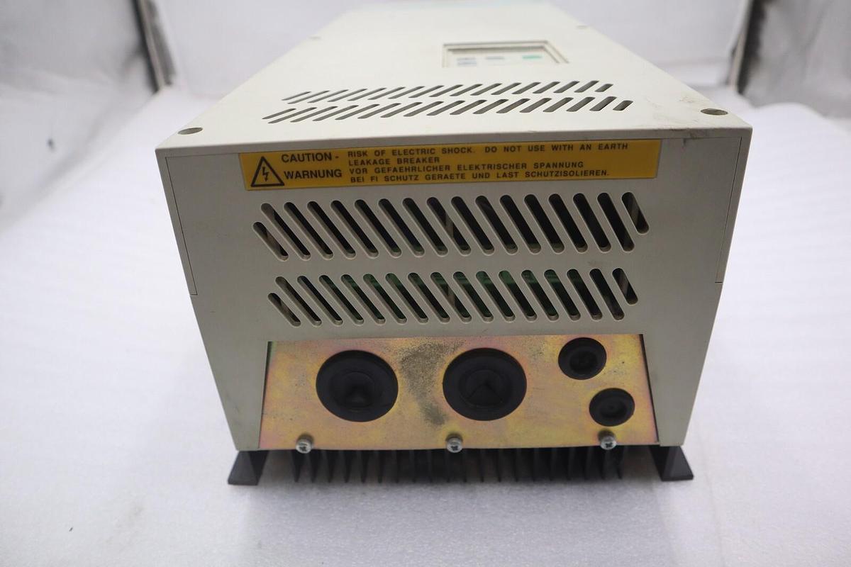 Used SIEMENS 6SE2117-3AA21 / 6SE21173AA21 (NEW) DRIVE AC 15HP 25AMP 300/500V #999-C