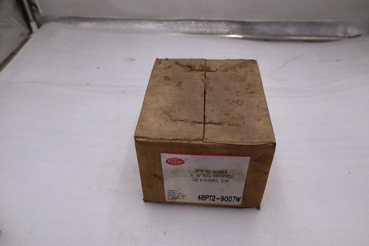 NEW WITH BOX FIREYE 48PT2-9007W INFRA-RED SCANNER STOCK GF-106