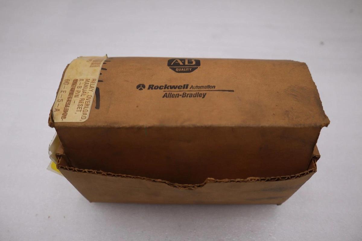 Allen Bradley 815-D0V4 Ser K Manual Size 3 Heater Overload Base - STOCK 5718CC
