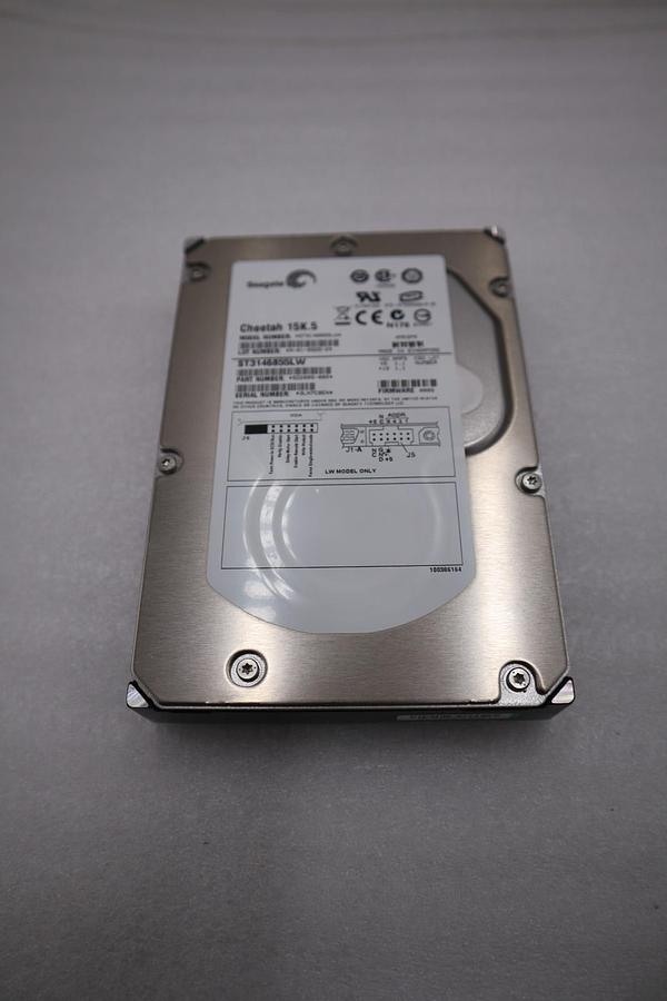 Used NEW OPEN BOX Seagate Cheetah 15K.5 ST3146855LW 146GB 15K Hard Drive STK GF242A