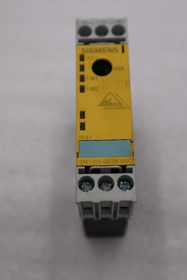 Used Siemens 3RK1205-0BE00-0AA2 Safety Relay STOCK H1494A