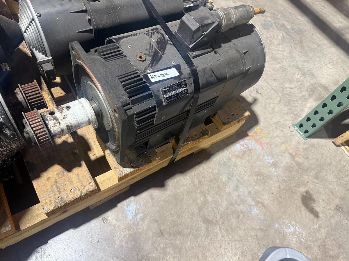 Used Rexroth R911309450 Servo Induction Motor MAD130B-0100-SA-S0-BQ0-35-V1 #HP132