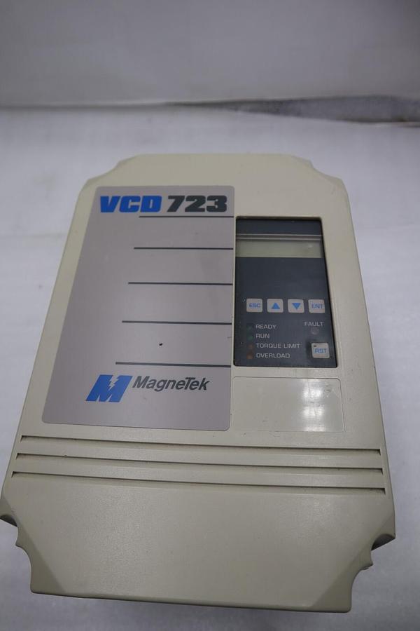 Used MAGNETEK 53SW2003-0000 VCD 723 3 PHASE AC DRIVE/45SW0000-0000 3HP STOCK 4777