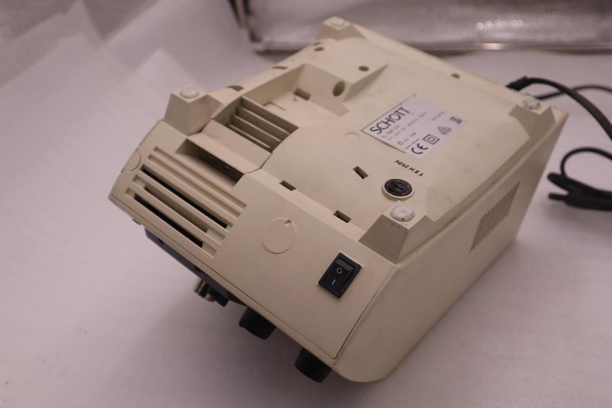 Used Schott KL 1500 LCD Fiber Optic Light Source STOCK 1390-C
