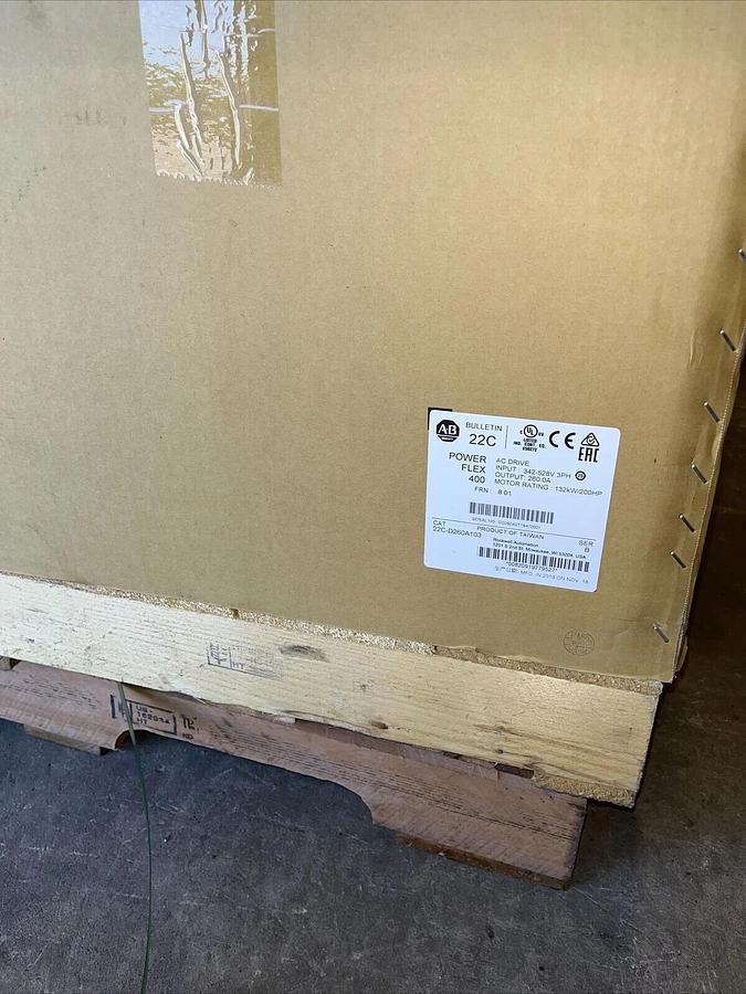 Used NEW ALLEN BRADLEY POWERFLEX 400 DRIVE 200 HP DRIVE 22C-D260A103 STOCK S-230