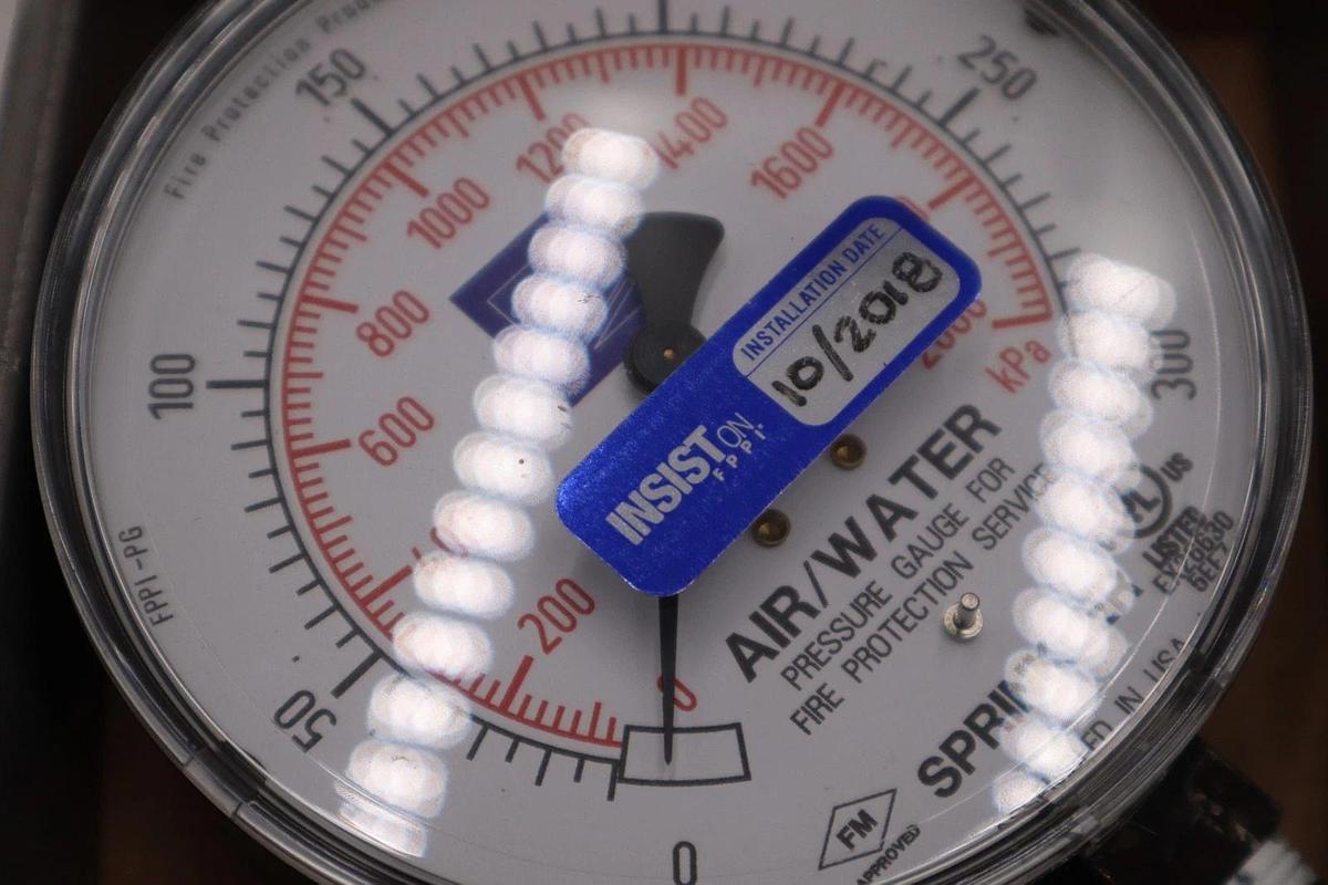 Used LOT OF 2 - FPPI 11-553-00 Air-Water Pressure Gauge 0–300 PSI - STOCK GF34A