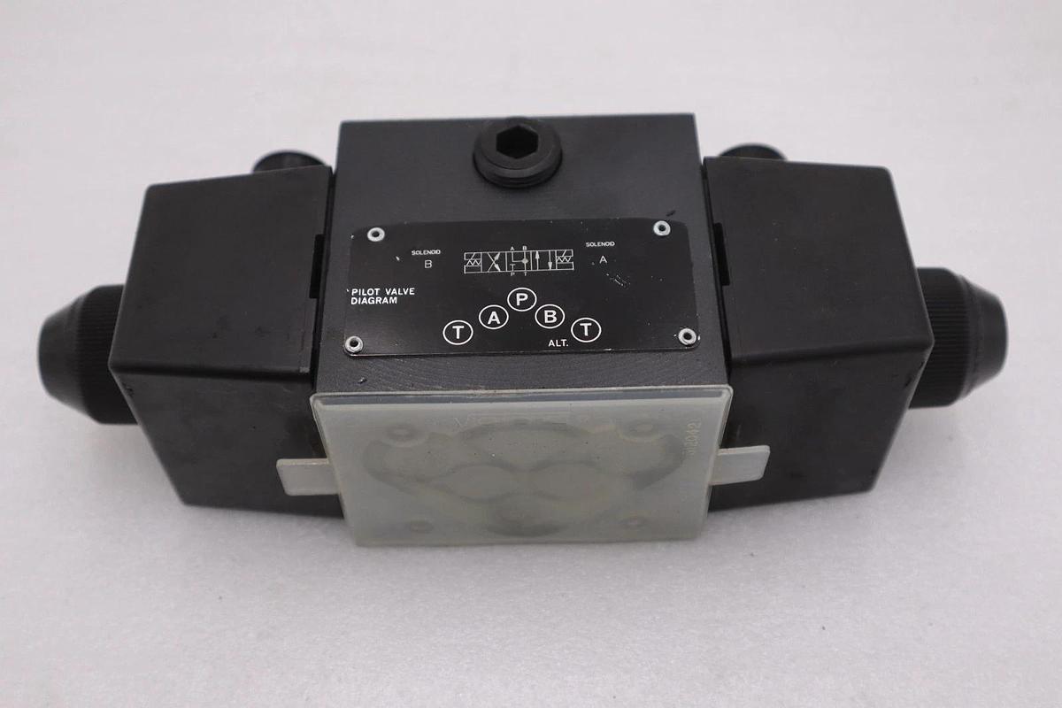 EATON/VICKERS,  DG4S4-016C-U-B-60 Hydraulic Pilot Valve NEW NO BOX STOCK GF-753