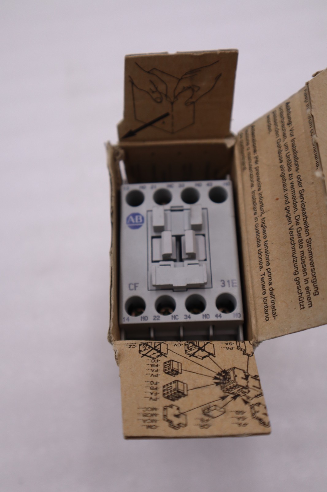 NEW ALLEN BRADLEY 700-CF310ZJ SER. A 24VDC 20A CONTACTOR AUXILIAR STOCK H681A