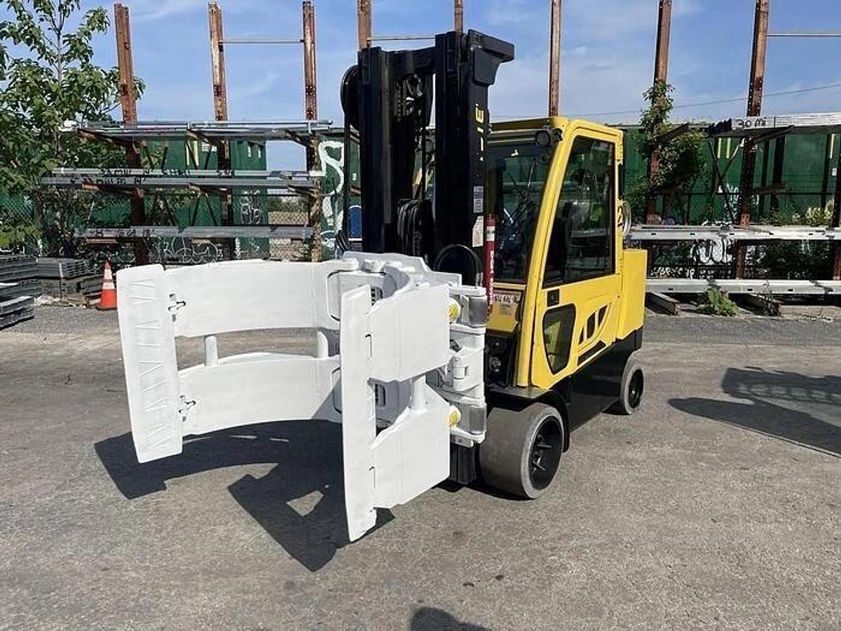 Used 12,000 POUND HYSTER MODEL S120FTPRS ENCLOSED CAB ROLL CLAMP FORKLIFT MFG. 2017