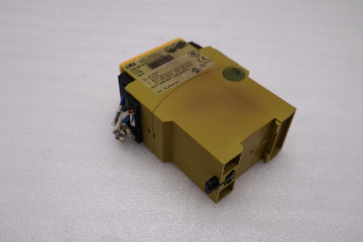 Used LOT OF 2 - Pliz PNOZ X8P 24VDC 3n/o 2n/c 2so Safety Relay Module 777760 #H1717