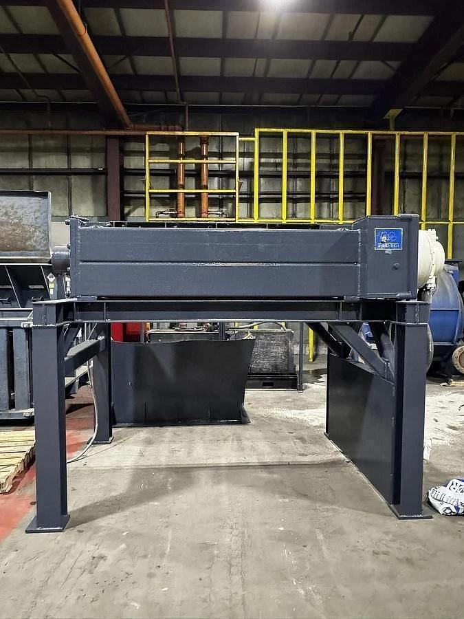 Used SHRED TECH MODEL ST-100 DUAL SHAFT SHREDDER 150HP