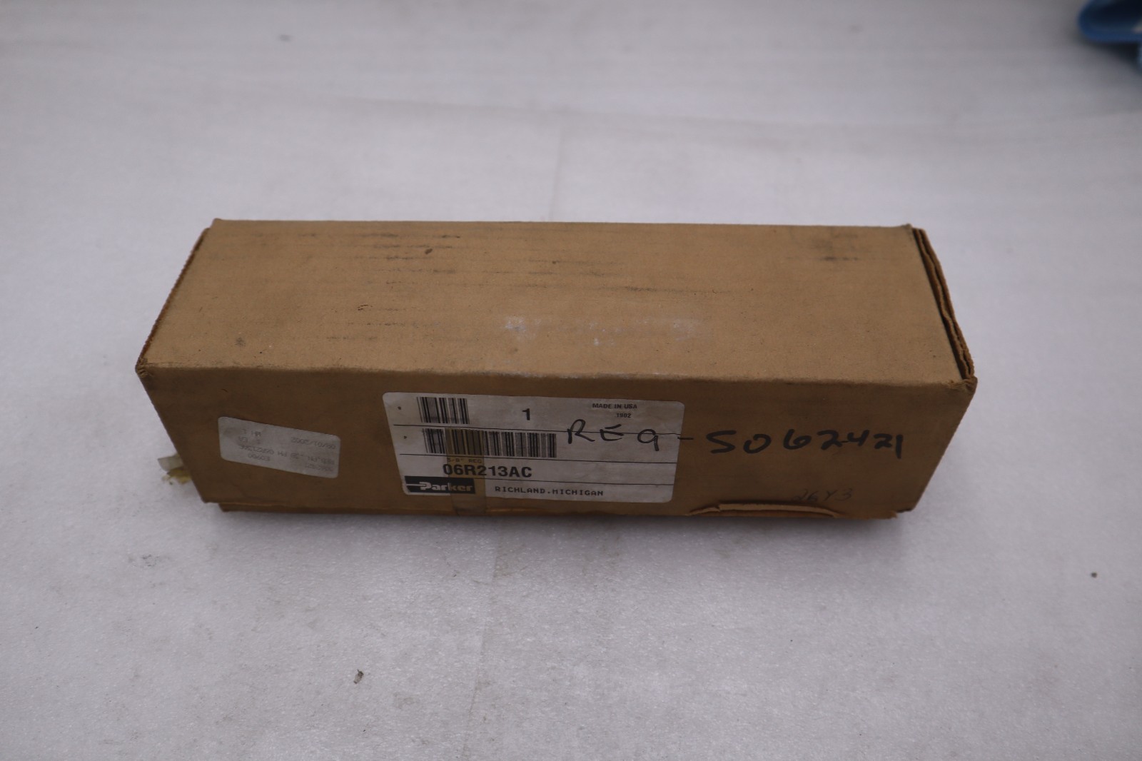Used NEW OPEN BOX Parker 06R213AC Regulator Valve STOCK GF174A