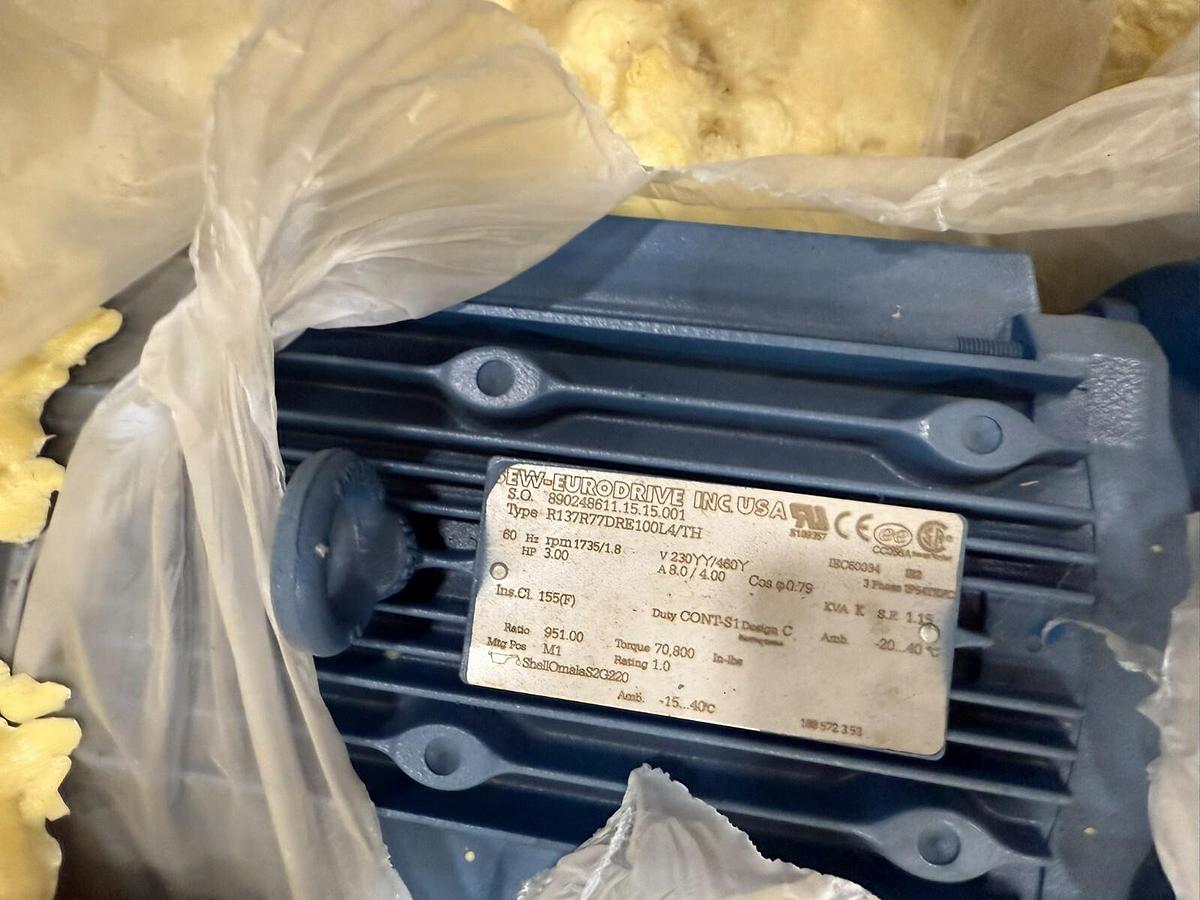 Used SEW-EURODRIVE R137R77DRE100L4 / R137R77DRE100L4/TH GEAR MOTOR NEW STOCK HP-17