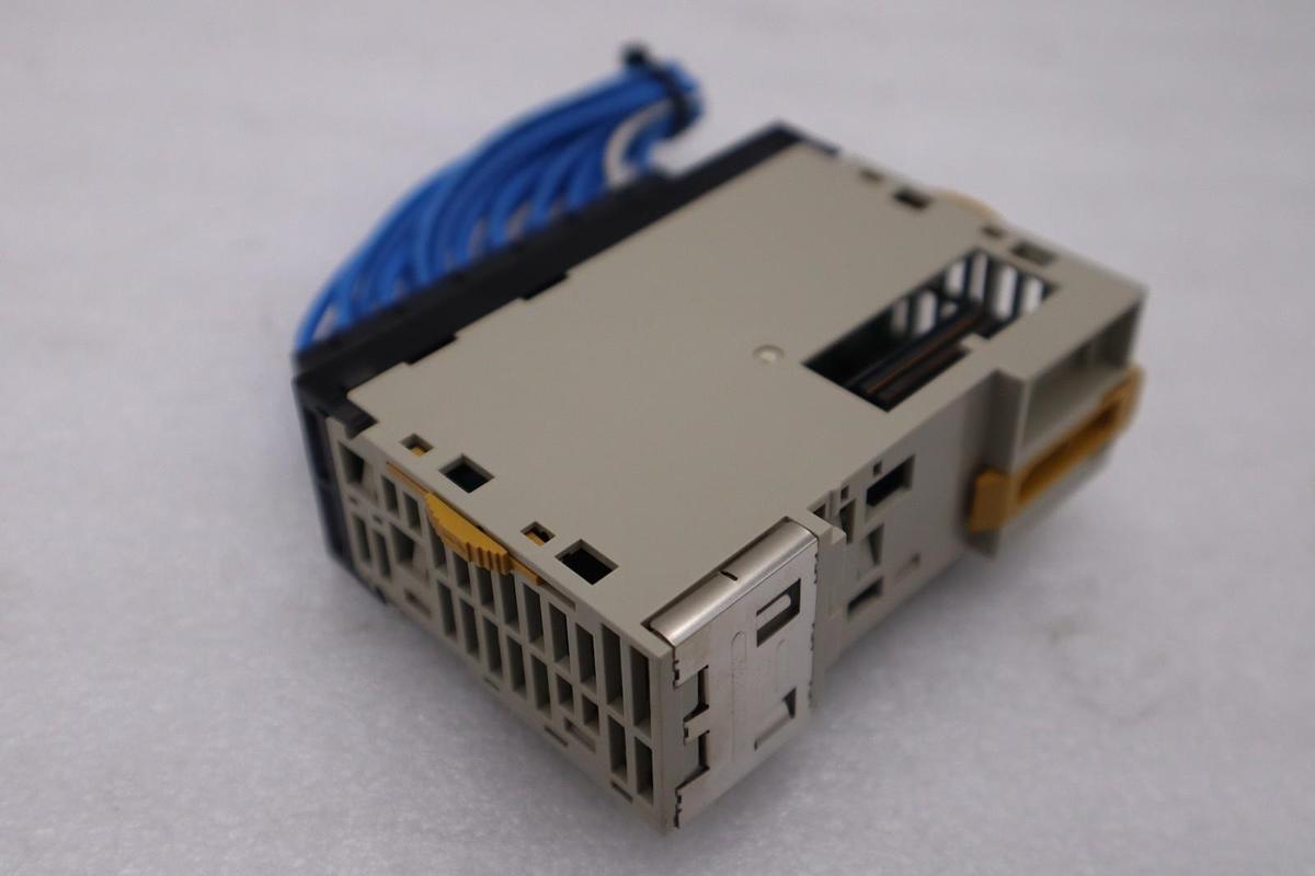 Used OMRON CJ1W-OD212 (SL) / CJ1WOD212(SL) (USED) STOCK 5898A
