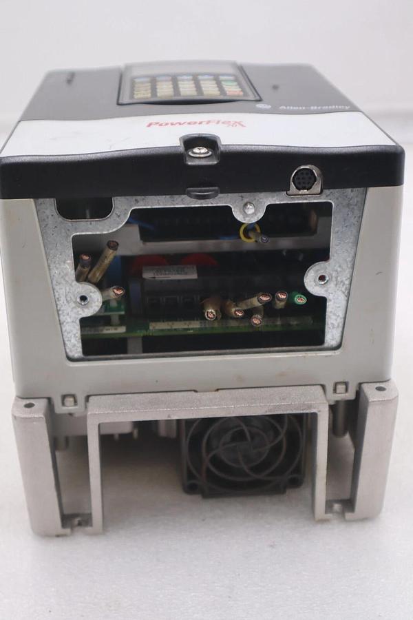 Used 20AD8P0A3AYNANC0 ALLEN BRADLEY POWERFLEX 70 5HP AC DRIVE 480 VOLT STOCK 3303
