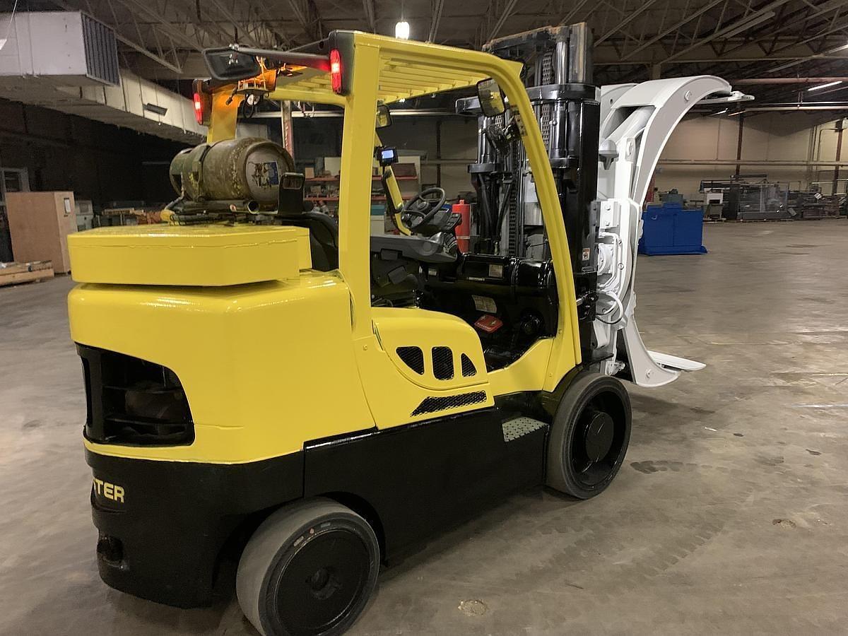 Used 15,500 POUND HYSTER MODEL S155FT FORKLIFT WITH 84" CASCADE PAPER ROLL CLAMP