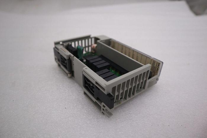 Used Allen Bradley 1769-OW8 Series B CompactLogix Relay Digital Output Module #K-2926