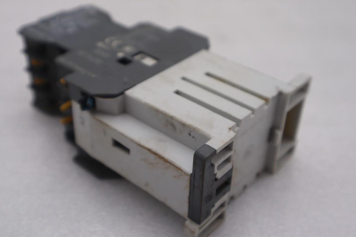Used ABB CA5 Auxiliary Contact Block A600-Q300 AWG 12-16 CU Used #3592