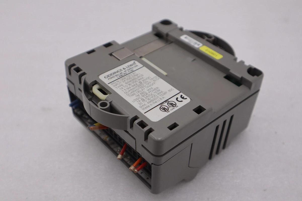 Used GIDDINGS & LEWIS M.1300.7372 R1 Input Module 24VDC SINK/SOURCE STOCK 644-D