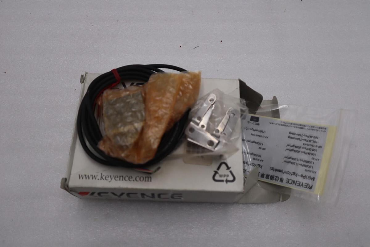 Used NEW OPEN BOX Keyence AP-33A Digital Pressurre Sensor STOCK 609-D