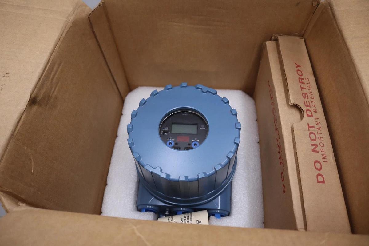 Used MICRO MOTION 9739MVD61UAEZZZ FLOW TRANSMITTER 9739 SERIES - STOCK GF-376