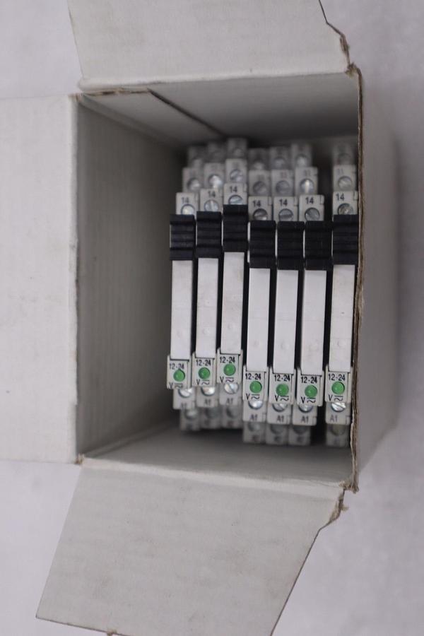LOT OF 7 - ALLEN BRADLEY 700-HLT1U24 RELAY - NEW - STOCK GF702A