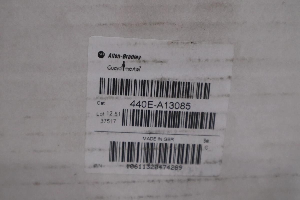 Used Allen Bradley 440E-A13085 Guardmaster SWITCH CABLE PULL LIFELINE ROPE TENSIONER