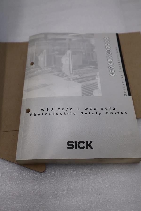 Used SICK WEU 26/2-130 Photoelectric Sensor 1 015 725 24VDC 6W NEW IN BOX #GF140A