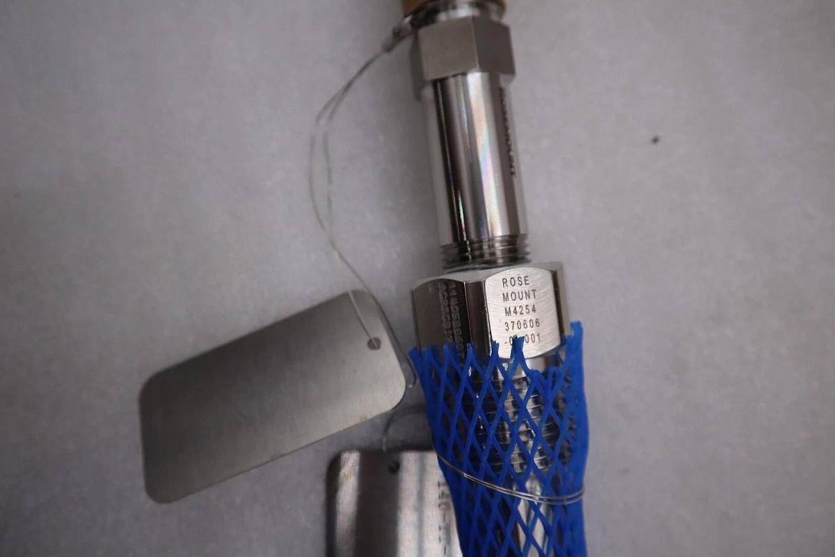 Used Emerson Rosemount Temperature Sensor R-214C*31132220 214CRTSMB1S4E0077LXW #5905