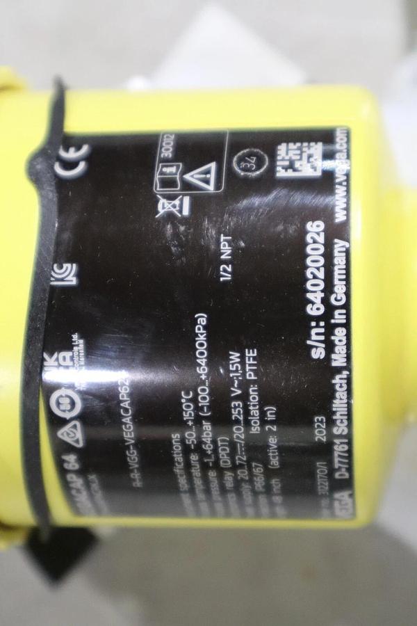 Used VEGA VEGACAP 64 OIL SENSOR CP64.XXFNCRKJX NEW UNIT STOCK G744