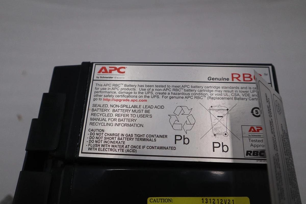 Used NEW SCHNEIDER ELECTRIC APC RBC7 NON-SPILLABLE BATTERY 17AH 12 VAC STOCK H68