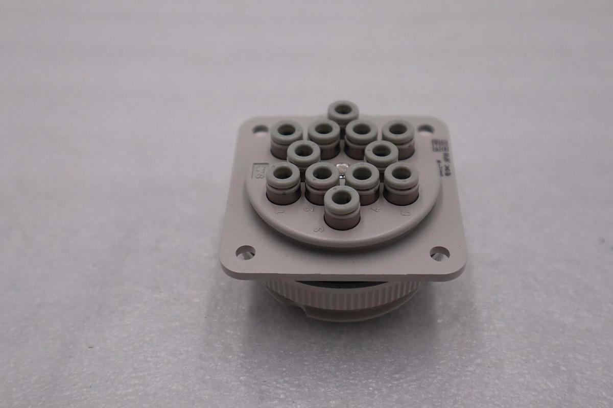 Used New OPEN BOX SMC DMK12P-04 MULTI CONNECTOR STOCK B-1601