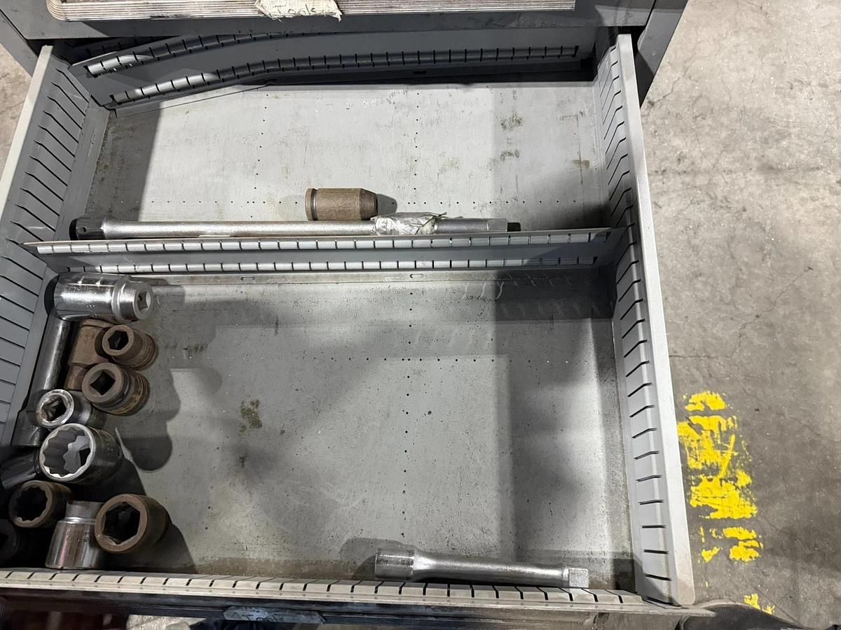 Used LYON 11 DRAWER CABINET MSS II SAFETYLINK 30"X28"X60" (NO CONTENTS)