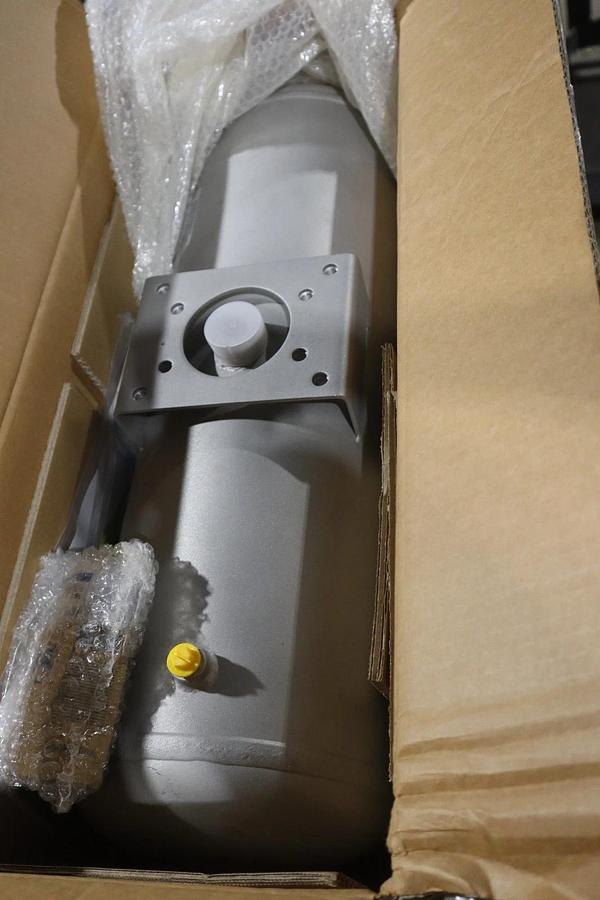 Used NEW SMC ASME/CRN AIR TANK, 20L SS PT THREAD P/N: VBAT20S1-EV-X105 STOCK S-716