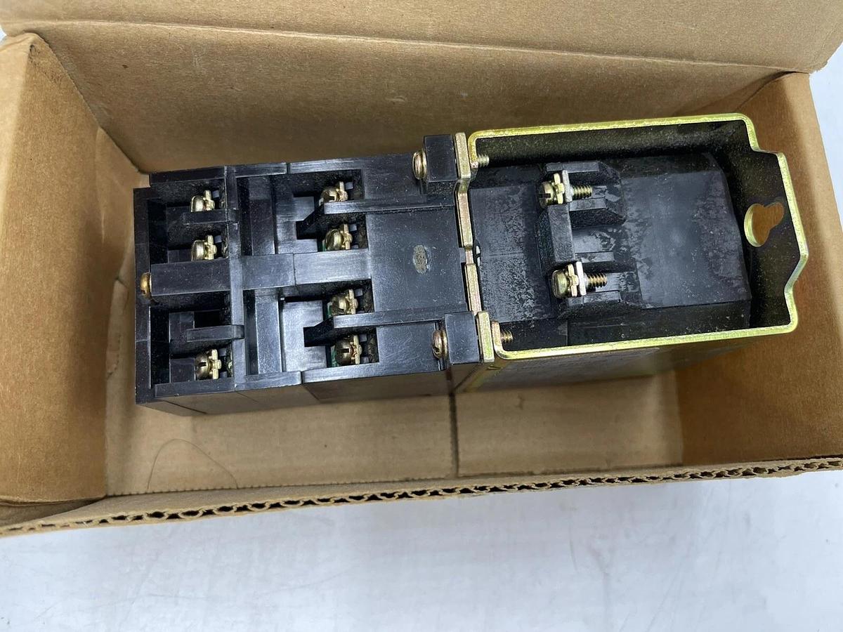 Used Control Relay 700DC-P700Z2 Allen-Bradley 700DCP700Z2 NEW IN BOX STOCK 1474