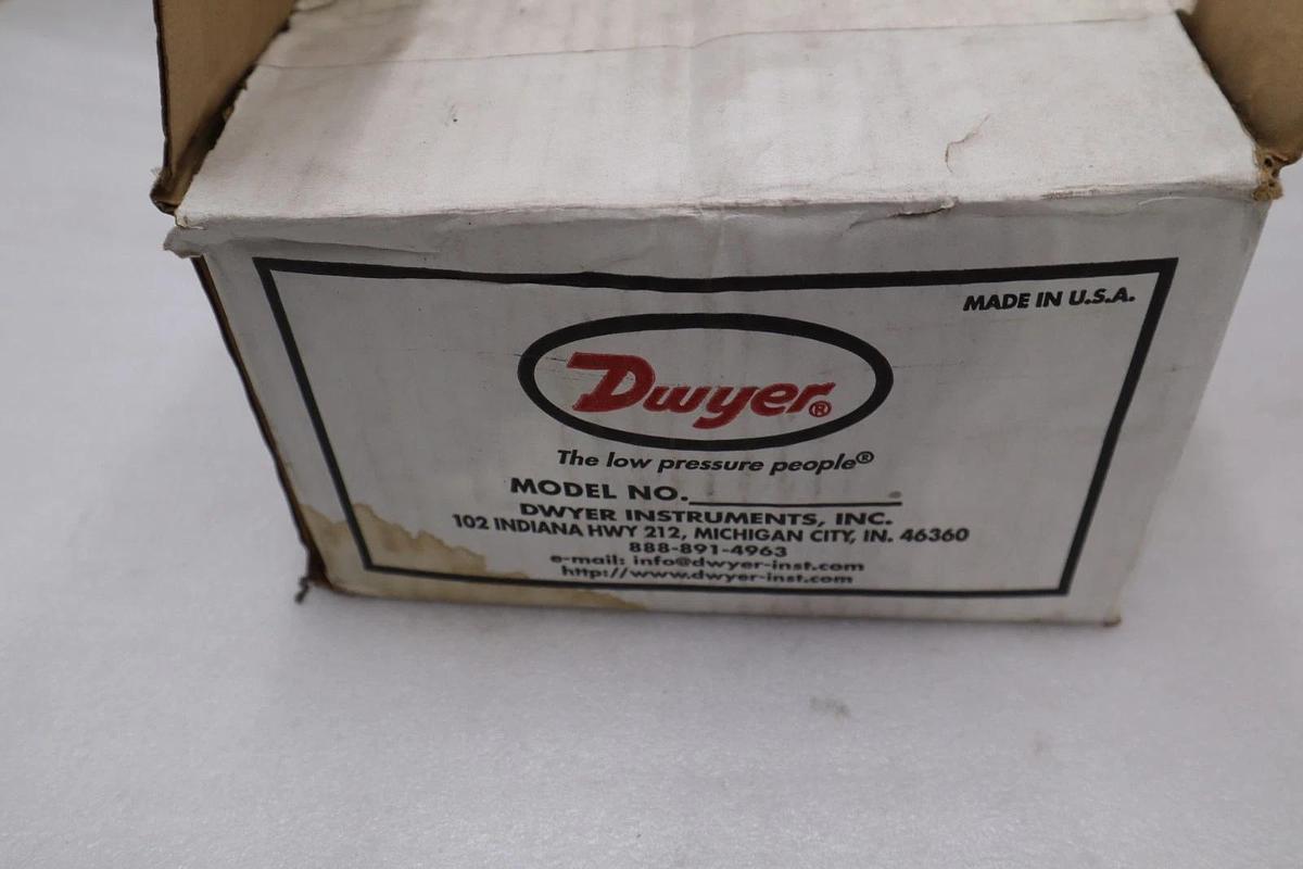 Used DWYER 1824-20-WP PRESSURE SWITCH IN WEATHERPROOF HOUSING - STOCK GF344