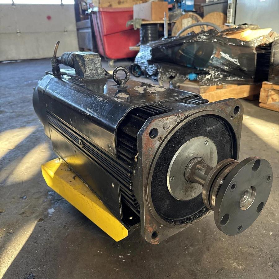 Used Rexroth R911309391 Servo Induction Motor MAD130D-0100-SA-S0-BQ1-35-N1 #HP108